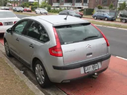 Citroën C4 hatch da primeira geração reestilizada (2009)